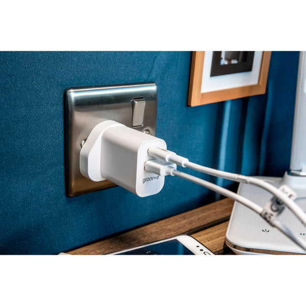 Groov-e USB-C & USB-A Mains Charger 20W with Worldwide Travel Adaptors - White - GVMA113WE