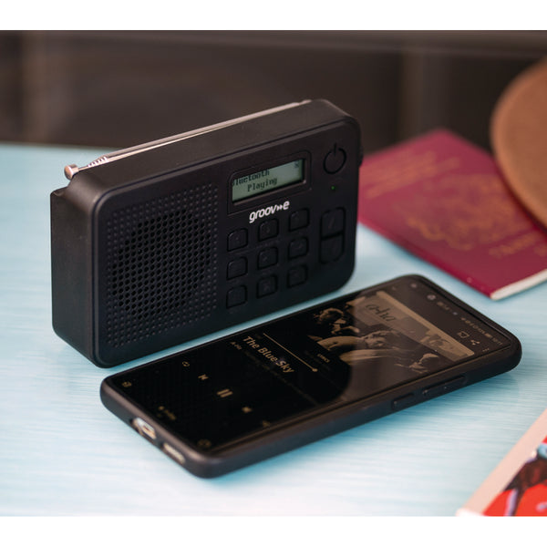 Groov-e Madrid Recahargeable DAB Radio - GVDR10BK